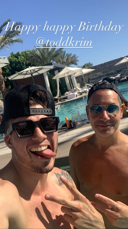 Joe D Martinez with his gay friends (48)