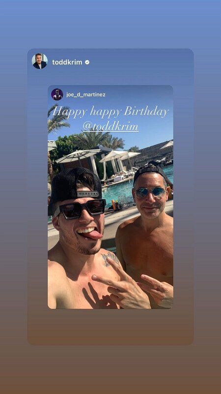 Joe D Martinez with his gay friends (49)
