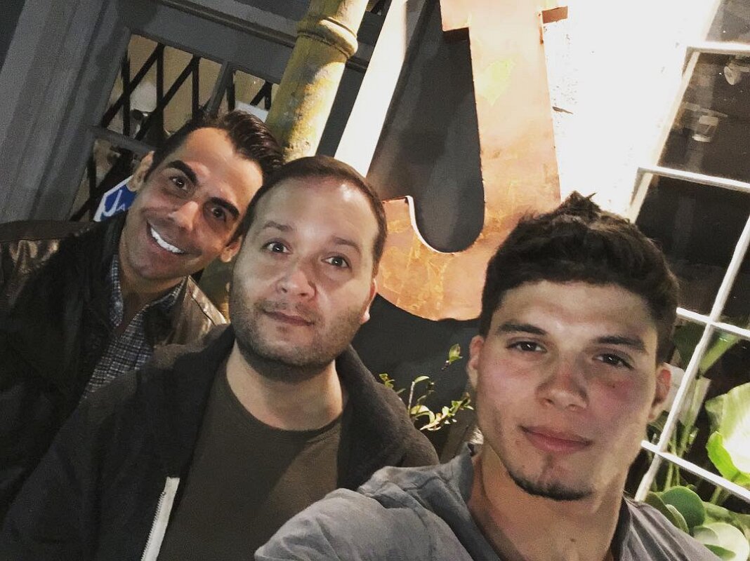 Joe D Martinez with his gay friends (6)