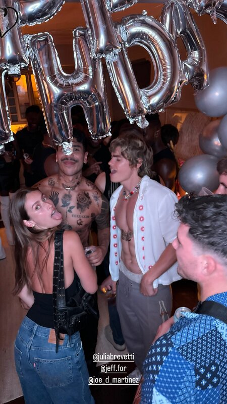 Joe D Martinez with his gay friends (60)